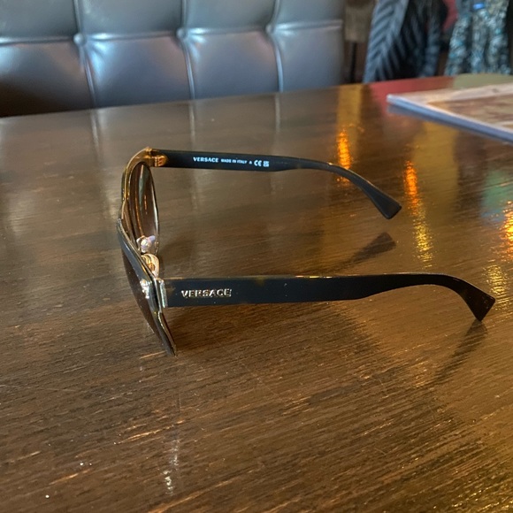 Woman Havana Versace shades. (I have the box, no case) - Picture 3 of 4